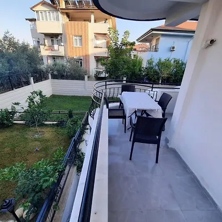 شقة Havuzlu Sitede Ozel Bahceli Tatil Evi